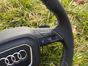 AUDI ZKOSENY VYHRIVANY VOLANT - 10