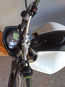 Aprilia Dorsoduro 1200 R.V.2011 - 10