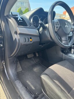 Mitsubishi Lancer - 10