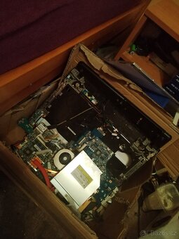 Prodávám díly na notebook Sony - 10