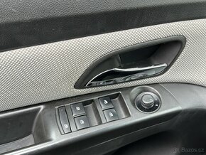 Chevrolet Cruze 2.0 Diesel AUTOMAT motor kouří - 10