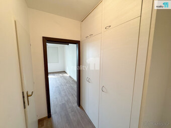 Pronájem bytu 1+1/B, 41.3 m2, po renovaci, nezařízený, Praha - 10