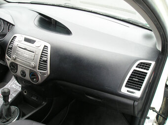 HYUNDAI I20 1.2-16V 57KW RV-2011 - 10
