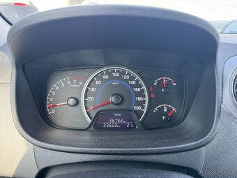 Hyundai i10 1,0 48 KW 1. MAJ ČR KM KOLA - 10