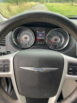 Chrysler Town & Country, 3.6L Stow’n Go - 10