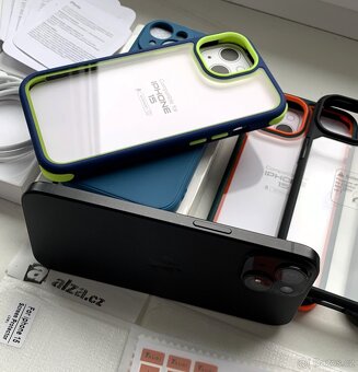 Apple Iphone 15 black 128GB + kupa příslušenství + 2r záruka - 10