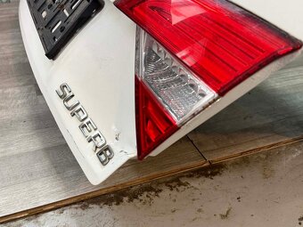ŠKODA SUPERB 2 LIFT zadní víko LIFTBACK / SEDAN - LF9E - 10