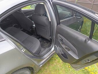 Chevrolet Cruze 2.0 - 10