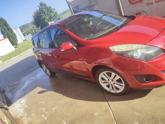 Renault Grand Scénic III s motorem 1.5 dCi 81 kW rok 2010 - 10