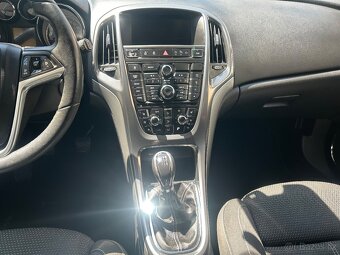 Opel Astra 2.0 CDTI - 10
