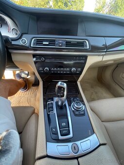 BMW 7 - Luxusní sedan pro náročné - 10