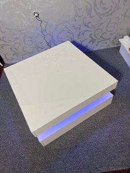 KONFERENČNÍ STOLEK - nový, ale lehce poškozen. - 10