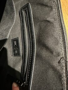 černá kožená taška Baťa - 10