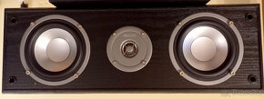 M-Audio Studiophile LX4 - 2.1 a Magnat Monitor Center 210 - 10