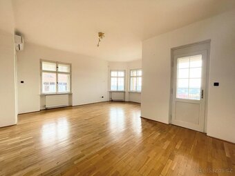Prodej rodinné domy, 300 m² - Nový Bor - Arnultovice. - 10