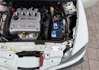 Alfa Romeo 147 1.6 16V benzín manuál 88 kw - 10