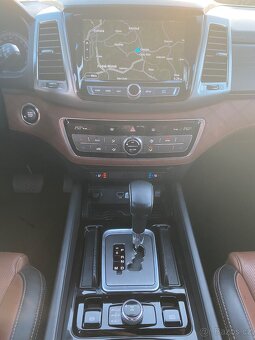 SsangYong Rexton 2.2d 132 kW kup ČR 05/2019 PREMIUM - 10