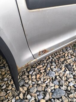 Škoda Octavia 2 rok 2005 77 kW km 382 - 10