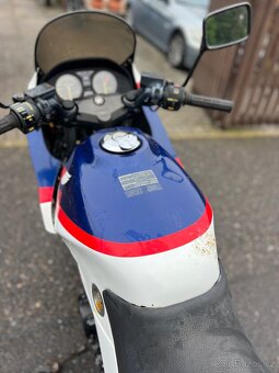 Honda vf 500 v four - 10