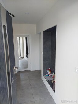 Pronájem kompletně zařízeného bytu 2+kk, 51 m² – Sedlec - 10
