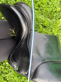 Drezurní sedlo Prestige 17/33 hezký stav, vlna, nastrojené - 10