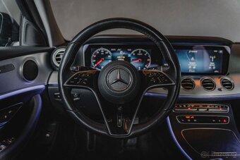 MERCEDES BENZ E400d-4Matic-Allterain-360-ACC-el.TZ-R19 - 10