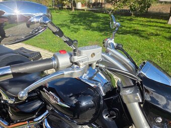 Suzuki M 800 Intruder - 10