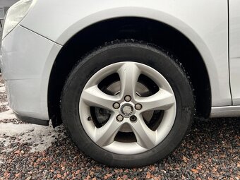 Škoda Fabia 2 1.4i 63 kW Sport Klima,Servis,BezKoroze - 10