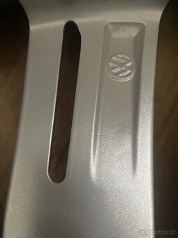 Original zimní alu vw Tiguan r19 Auckland + 235/50/19 95% - 10