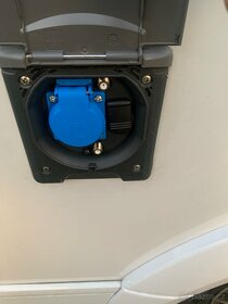 Obytný Bürstner Limited 727 - 10