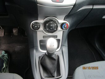 Ford Fiesta 1,2 benzín 44kw - 10