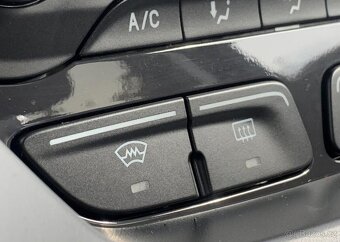 Ford Kuga 2.0TDCi 4x4 KŮŽE TEMPOMAT manuál 103 kw - 10
