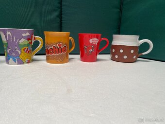 Sada hrnků – různé druhy, objem 250–600 ml (20 ks) - 10