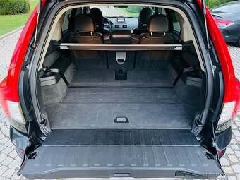 Volvo XC90 2.4 D5 4x4 AUT R-DESIGN FACELIFT NEZÁVISLE TOPENÍ - 10