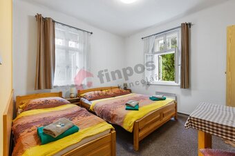 Prodej penzionu s rodinným domem, stodolou a pozemkem – Hrub - 10