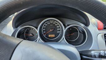 Prodám Honda Jazz II 1.3 i-DSI 2004 benzín - 10