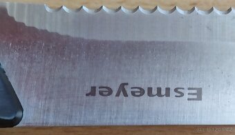 nůž,obal,váha kuchyň.do 5 kg 50,- talíř do MW 26,5 cm 100,- - 10