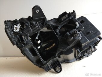 Mercedes benz W205 - dva skelety dveří + lampa - 10
