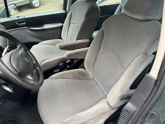 Peugeot 807, 2,0 Hdi 100 Kw, 7 míst Rok výroby: 7/2007 - 10