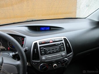 Hyundai i20 1.2 63 kw 4/2014 74000 km serviska - 10