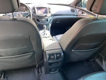 Opel Insignia Sports Tourer 2.0 CDTI 4x4 Automat | Kůže - 10