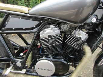 Honda VT 750 C Cafe Racer - 10