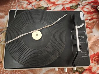 Starožitný prvorepublikovy gramofon - 10