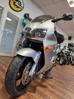 Honda VFR 800 - 10