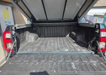 Toyota Hilux 2.8-4x4-EXECUTIVE-TAŽNÉ 3,5t - 10