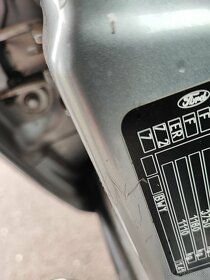 Ford Mondeo mk3 , dveře 4 ks, kapota , barva šedostříbrná 72 - 10