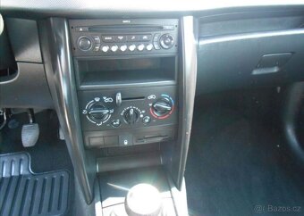 Peugeot 207 1,4 54 kW KLIMA Serviska benzín - 10