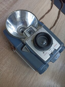 Retro fotoaparát Kodak Brownie Flash 20 (USA, 50.–60. léta) - 10