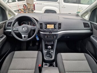 Volkswagen SHARAN 2,0TDI 103KW NAVI VÝHŘEV - 10