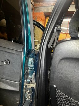 Interér BMW E36 sedan - 10